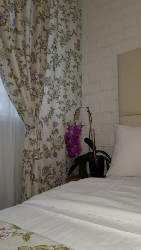 Guest House on Lazurnaya